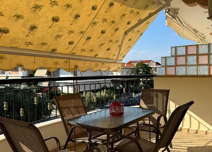 Roula 尼欧波洛伊